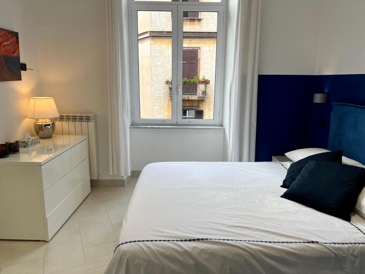 Duomo Inn Apartments Наполи Екстериор снимка