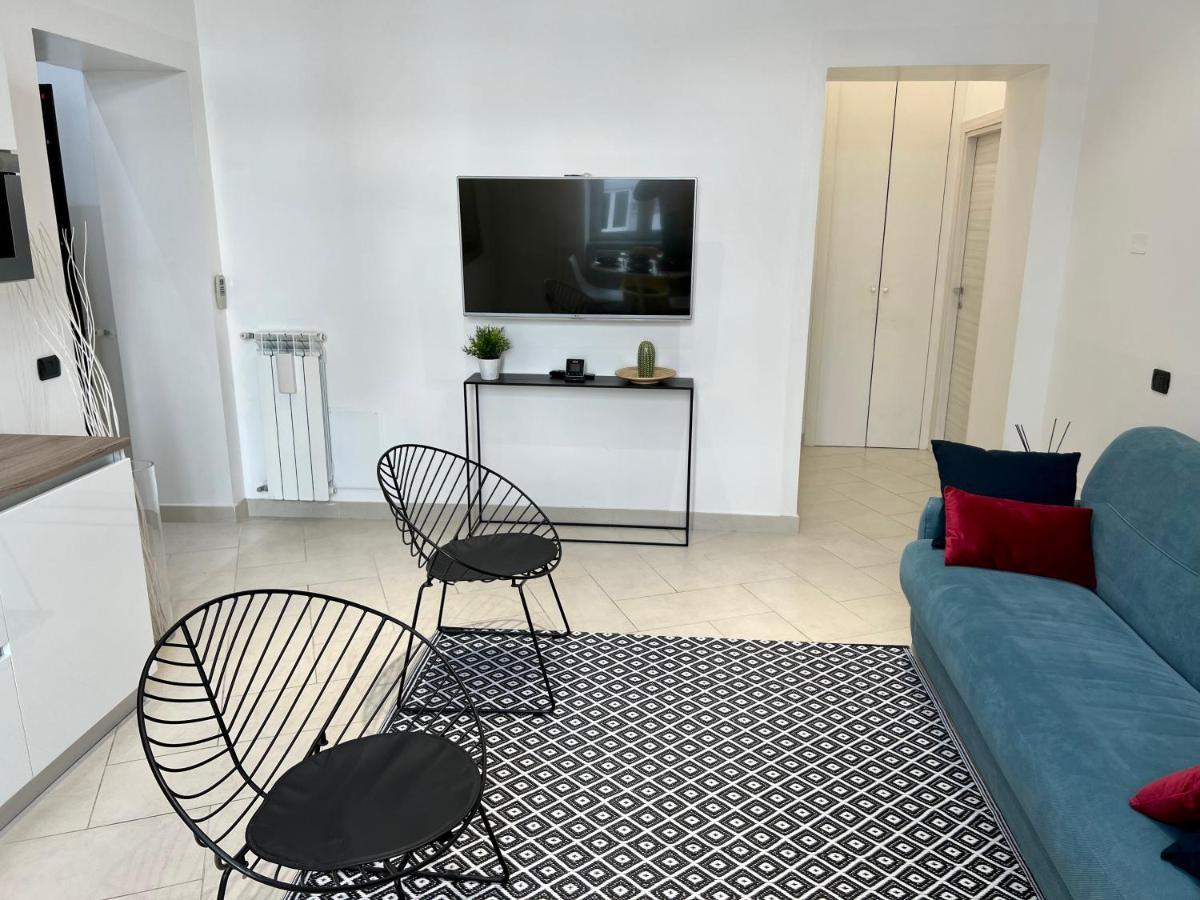 Duomo Inn Apartments Наполи Екстериор снимка