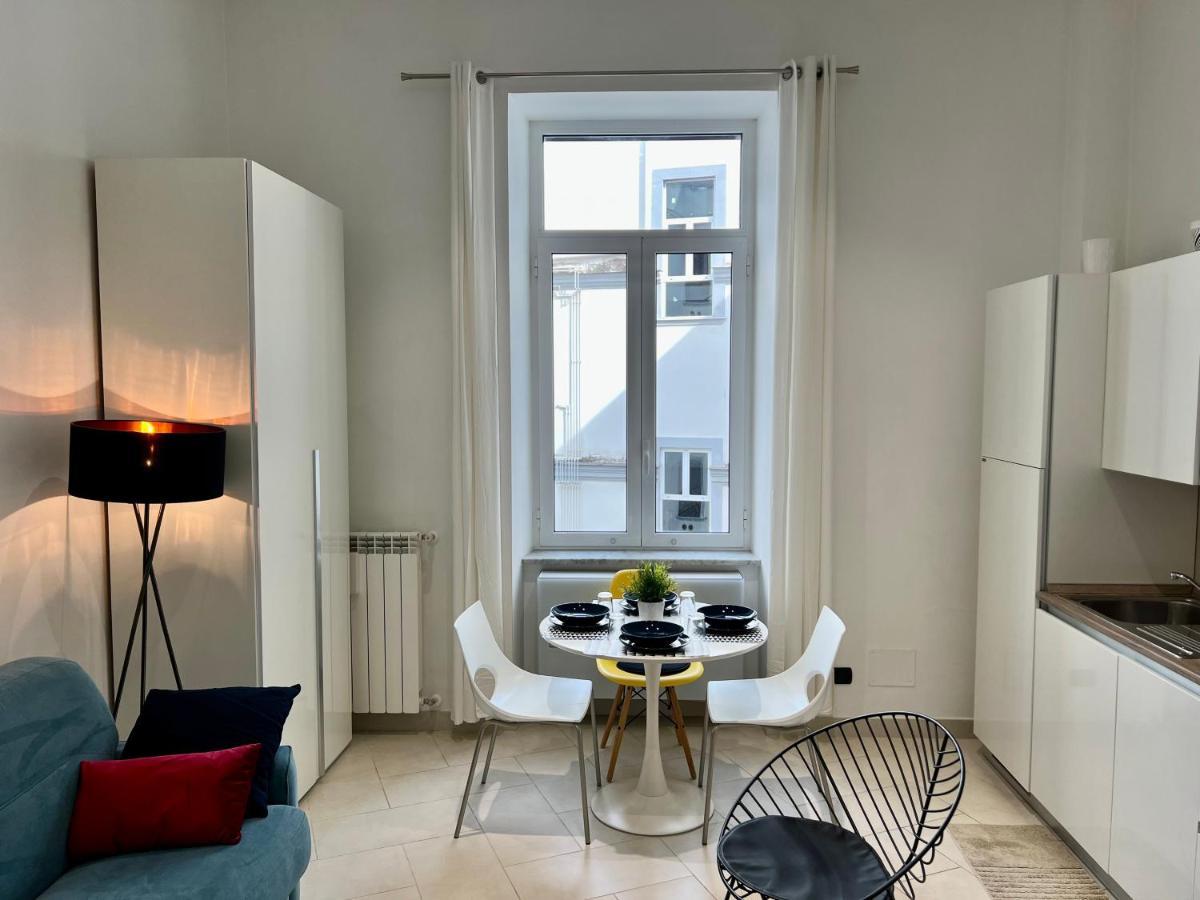 Duomo Inn Apartments Наполи Екстериор снимка