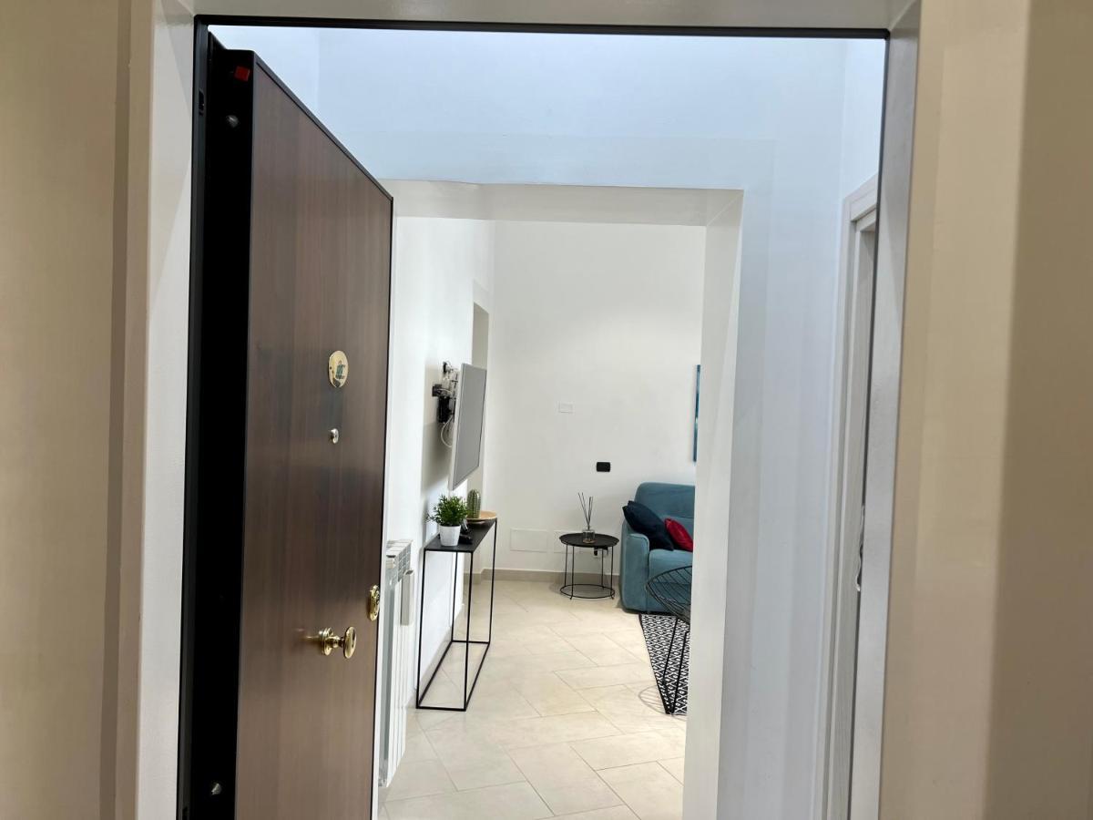 Duomo Inn Apartments Наполи Екстериор снимка